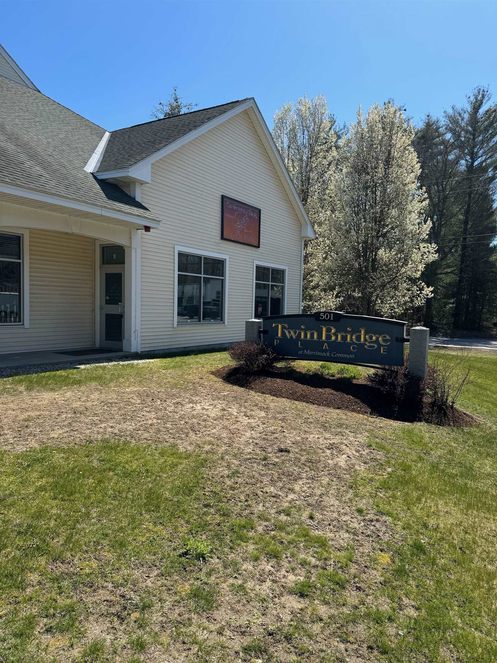 501 Daniel Webster Highway #3-F