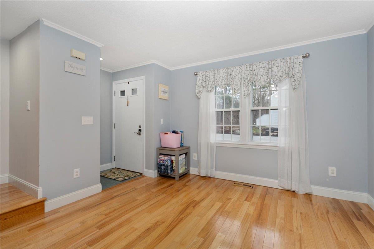 Manchester, New Hampshire 03103, United States, 2 Bedrooms Bedrooms, ,2 BathroomsBathrooms,Residential,Pending,106925