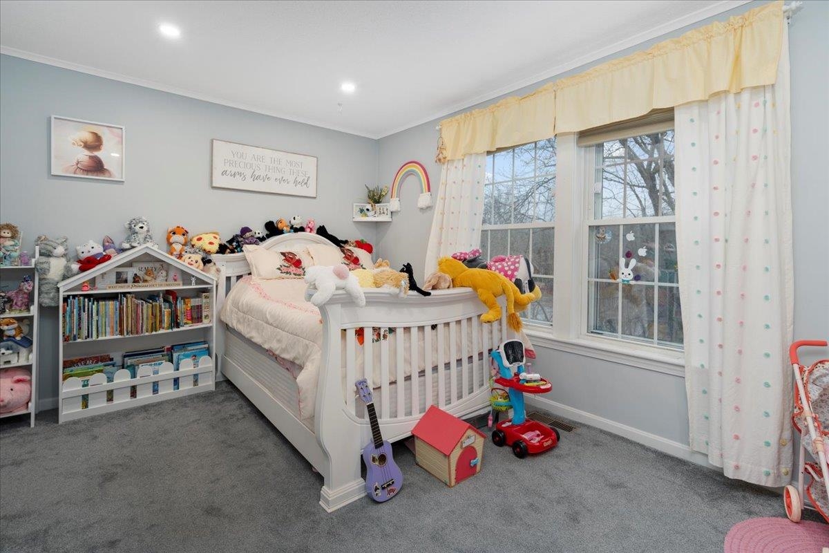 Manchester, New Hampshire 03103, United States, 2 Bedrooms Bedrooms, ,2 BathroomsBathrooms,Residential,Pending,106925