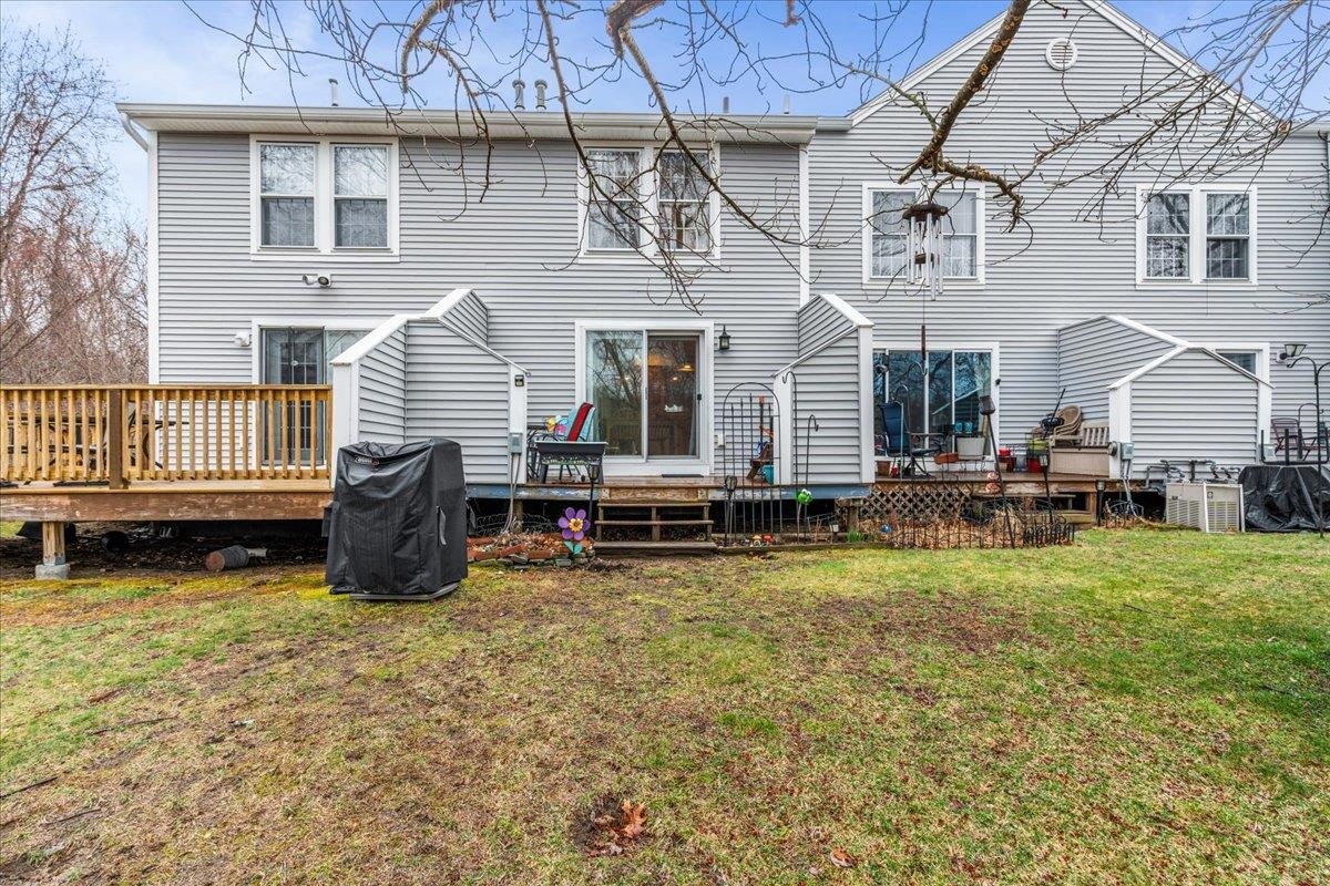 Manchester, New Hampshire 03103, United States, 2 Bedrooms Bedrooms, ,2 BathroomsBathrooms,Residential,Pending,106925