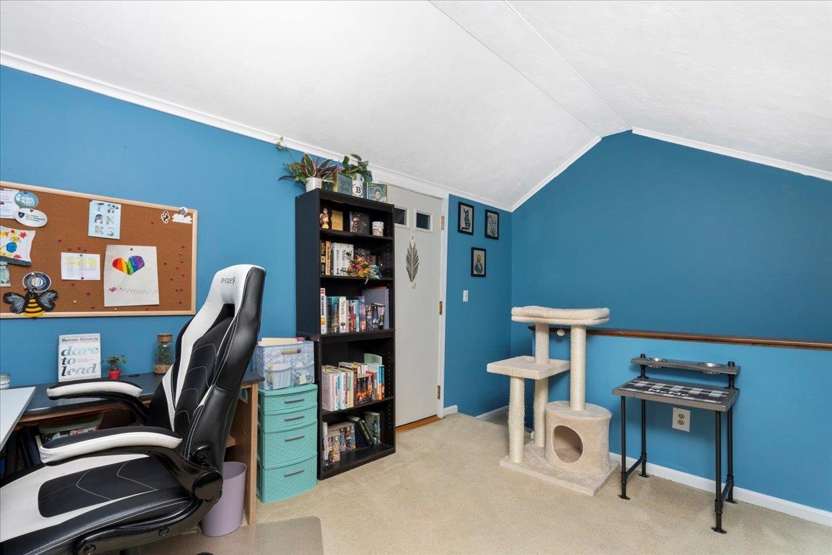 Manchester, New Hampshire 03103, United States, 2 Bedrooms Bedrooms, ,2 BathroomsBathrooms,Residential,Pending,106925