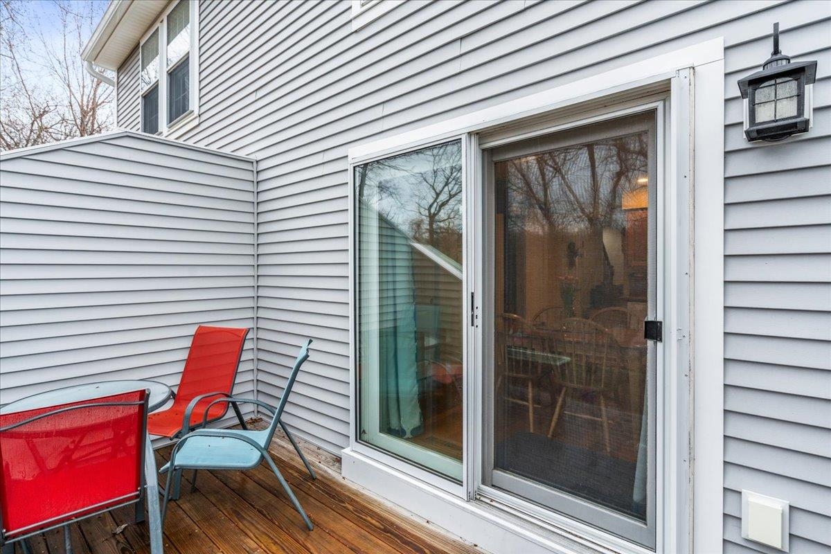 Manchester, New Hampshire 03103, United States, 2 Bedrooms Bedrooms, ,2 BathroomsBathrooms,Residential,Pending,106925