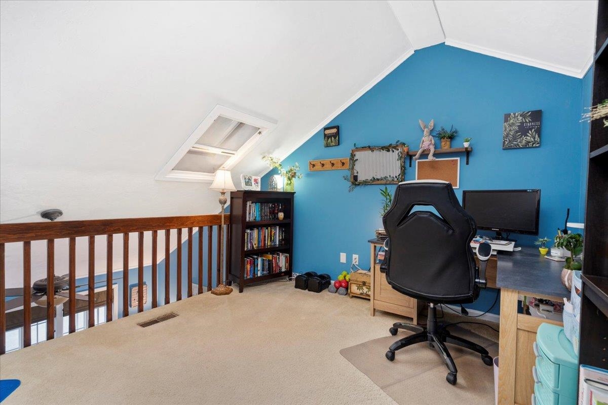 Manchester, New Hampshire 03103, United States, 2 Bedrooms Bedrooms, ,2 BathroomsBathrooms,Residential,Pending,106925