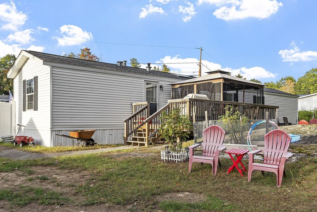 Photo of 109 Spruce Drive, Farmington, NH 03835 (MLS # 5085475)