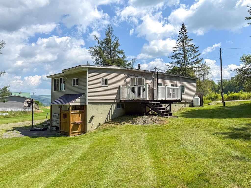 Photo of 400 Lily Pond Road, Haverhill, NH 03780 (MLS # 5054305)