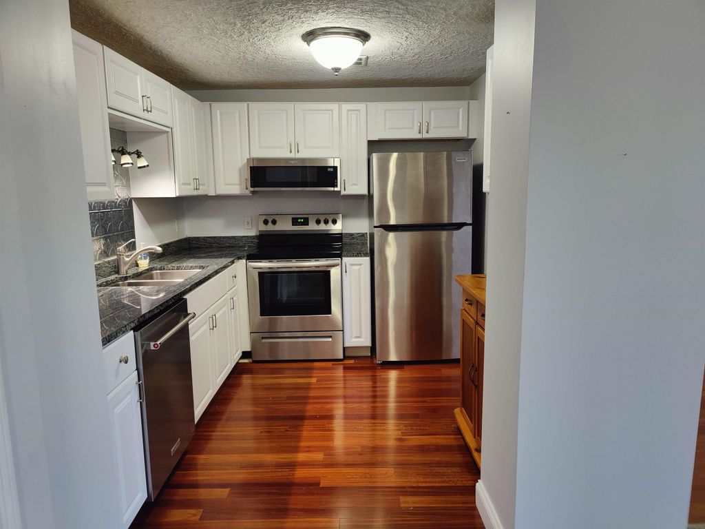 Photo of 55 River Road #5B, Manchester, NH 03104 (MLS # 5073008)