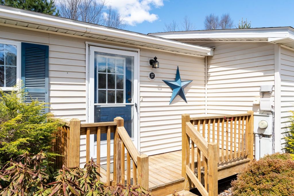 Photo of 37 Magnolia Lane, Belmont, NH 03220 (MLS # 5086906)