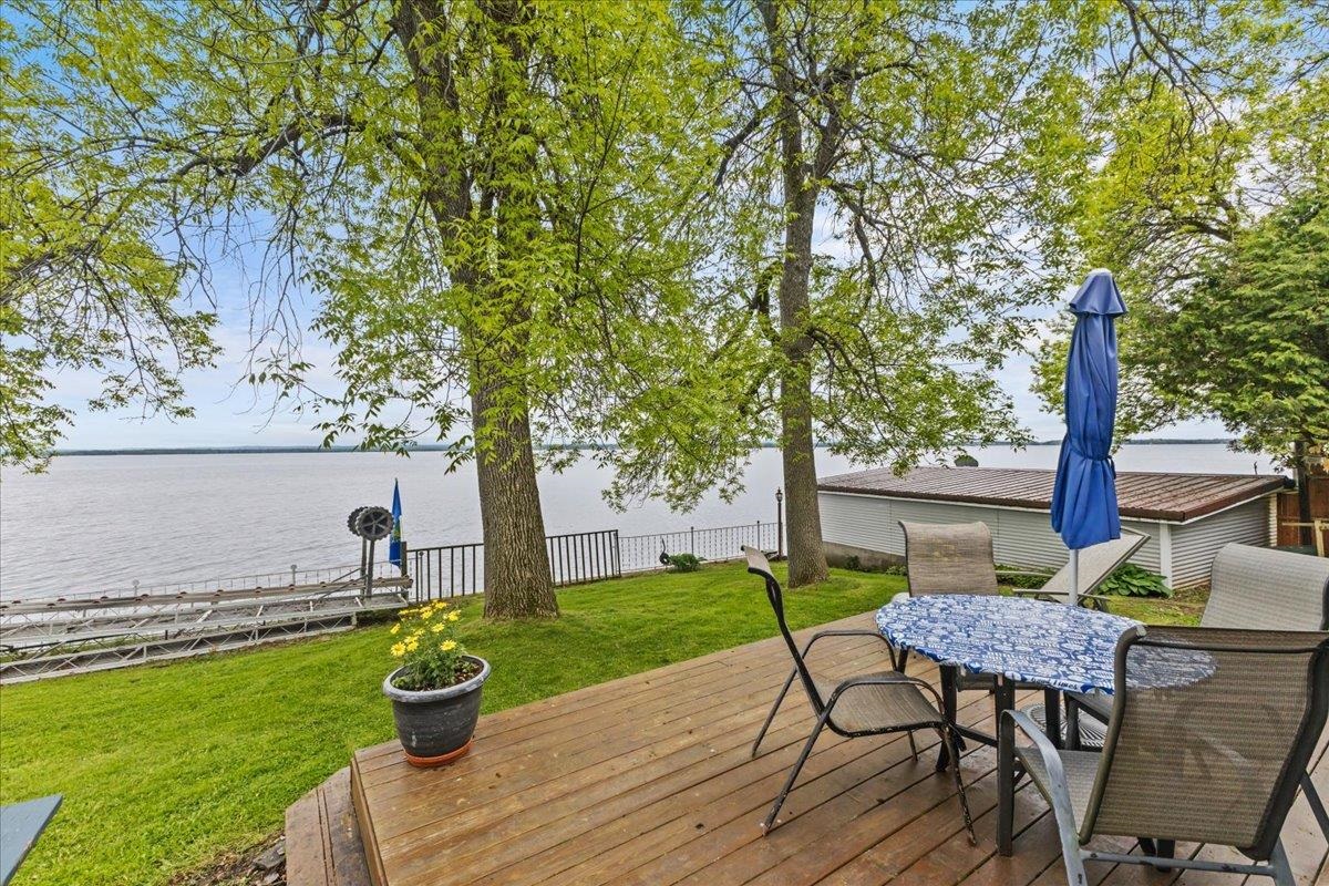 61 Bourdeau Lane South