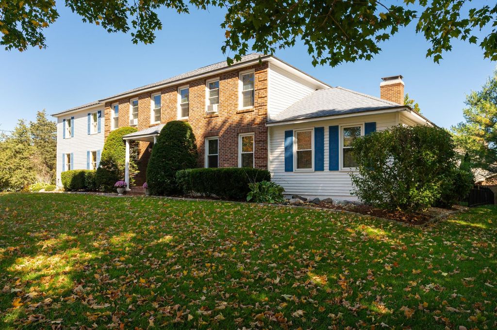Photo of 102 School Street, Salem, NH 03079 (MLS # 5065310)