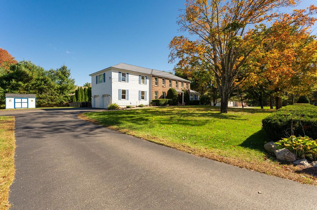 Photo of 102 School Street, Salem, NH 03079 (MLS # 5065310)
