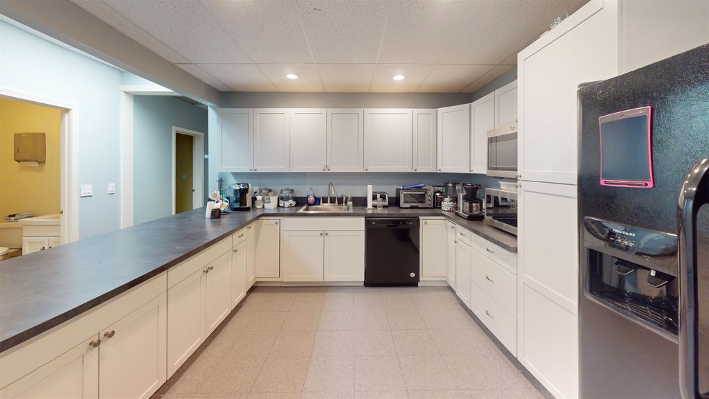 Photo of 10 Commerce Park North Drive #10, Bedford, NH 03110 (MLS # 5083097)