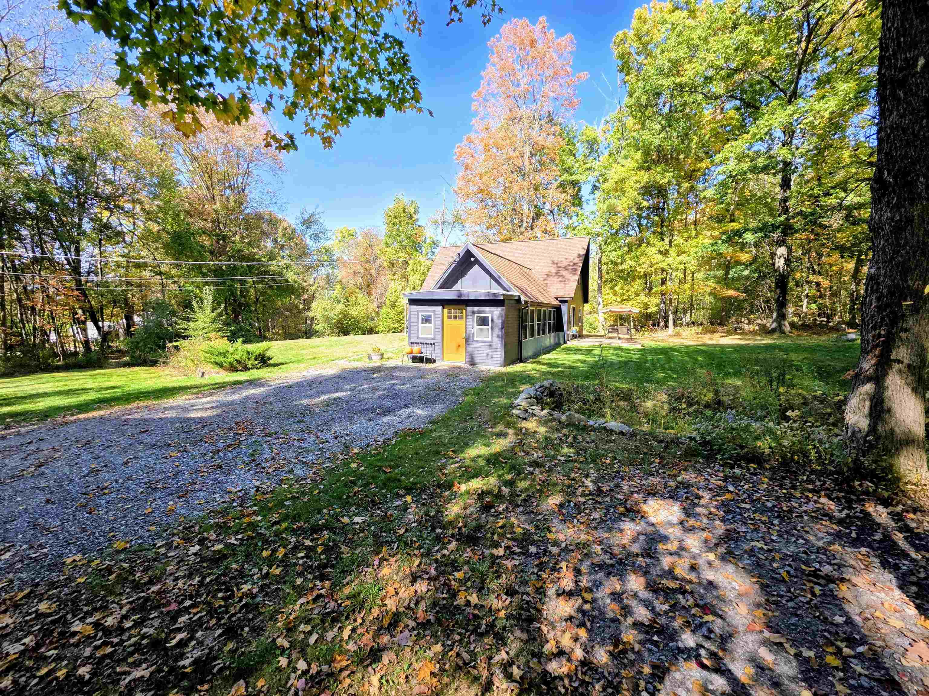 Hooksett, New Hampshire 03106, United States, 3 Bedrooms Bedrooms, ,1 BathroomBathrooms,Residential,Pending,223952