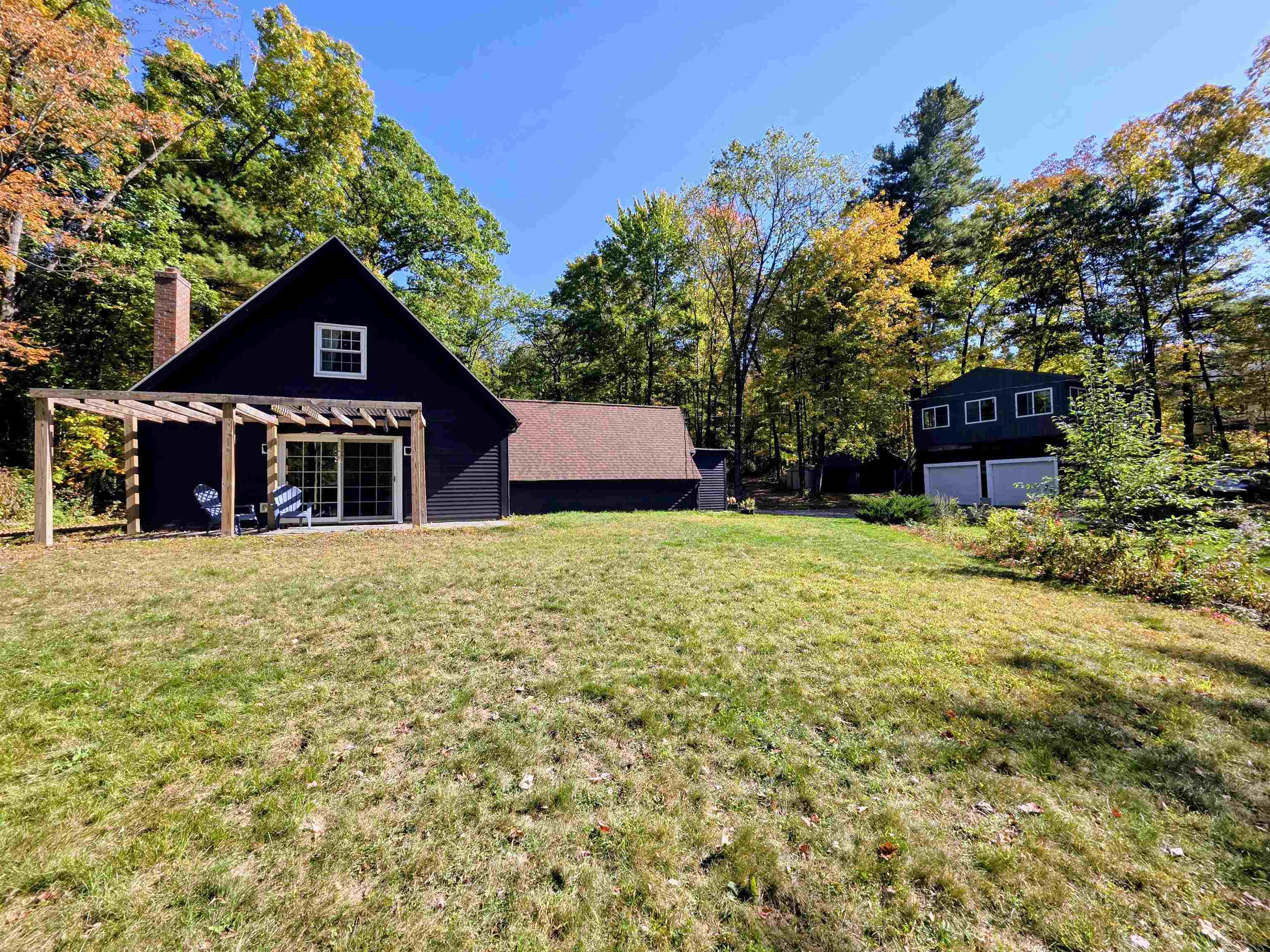 Hooksett, New Hampshire 03106, United States, 3 Bedrooms Bedrooms, ,1 BathroomBathrooms,Residential,Pending,223952