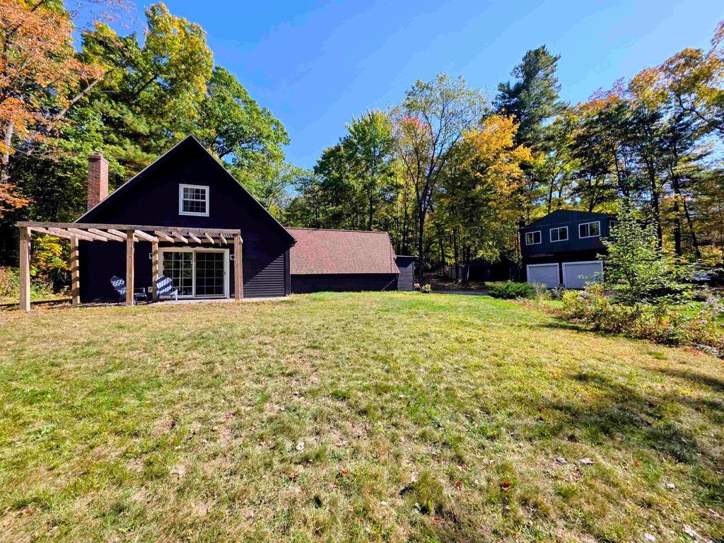 Photo of 103 Mammoth Road, Hooksett, NH 03106 (MLS # 5064957)