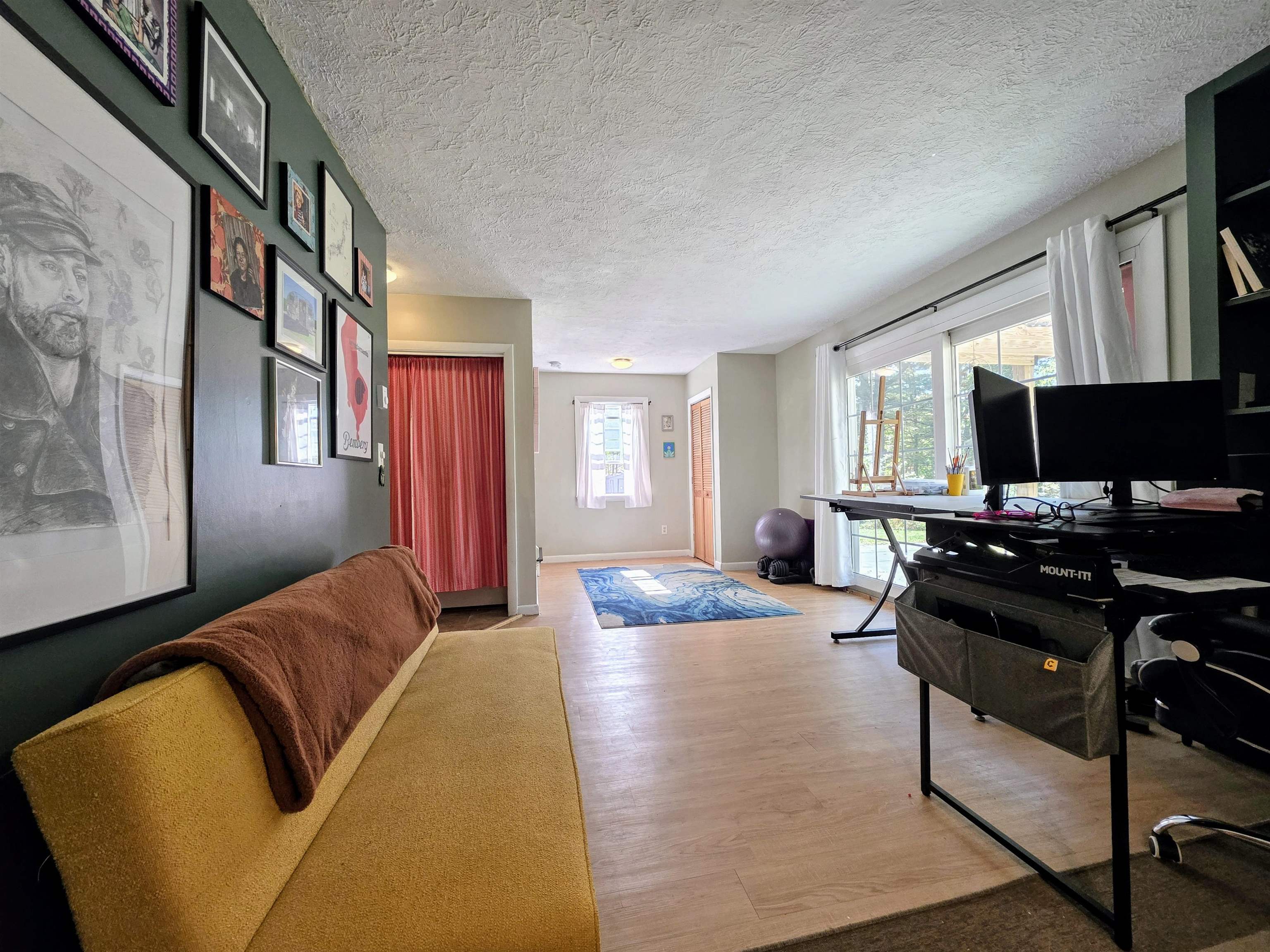 Hooksett, New Hampshire 03106, United States, 3 Bedrooms Bedrooms, ,1 BathroomBathrooms,Residential,Pending,223952