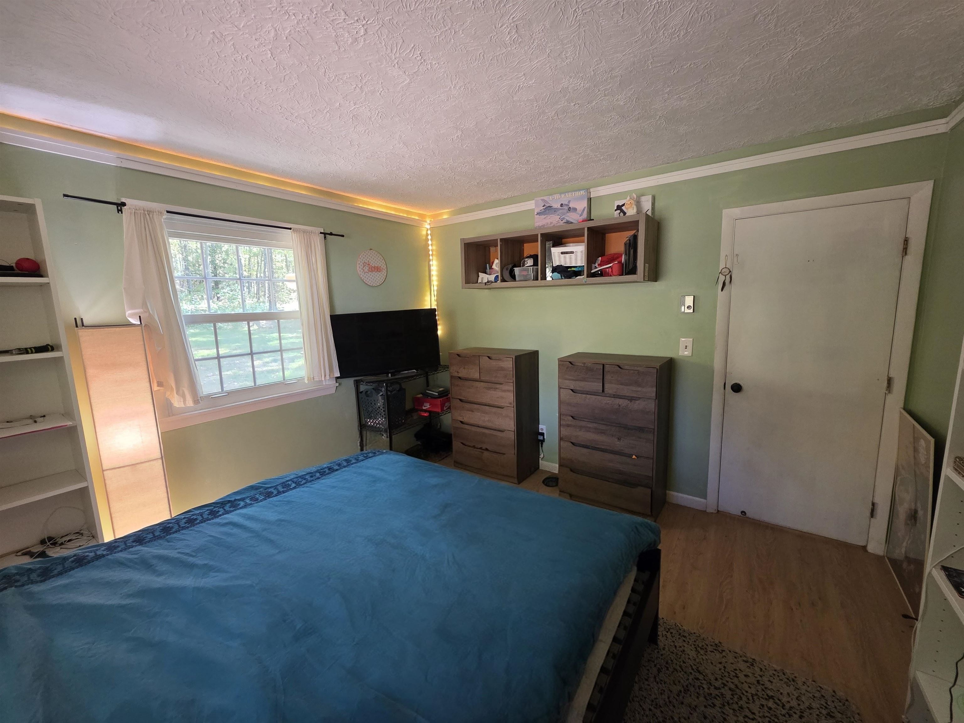 Hooksett, New Hampshire 03106, United States, 3 Bedrooms Bedrooms, ,1 BathroomBathrooms,Residential,Pending,223952