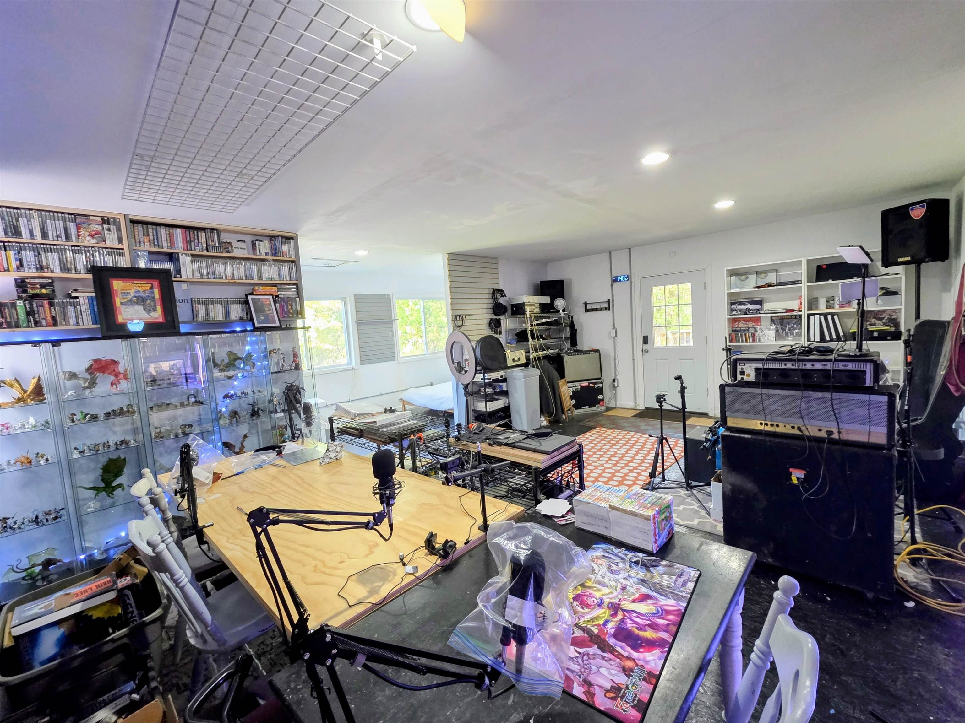 Hooksett, New Hampshire 03106, United States, 3 Bedrooms Bedrooms, ,1 BathroomBathrooms,Residential,Pending,223952