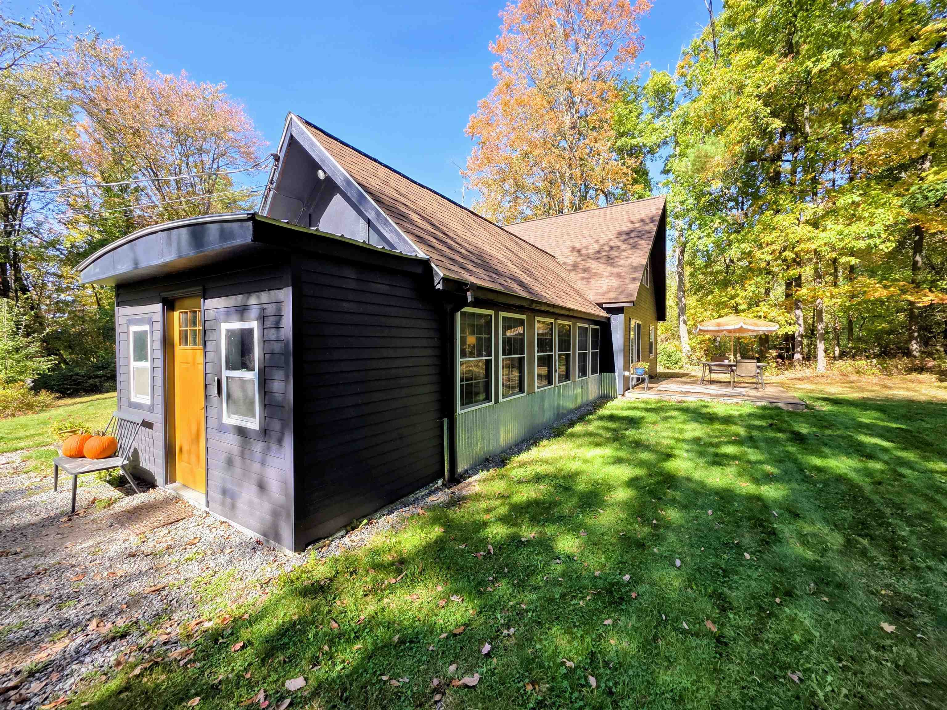 Hooksett, New Hampshire 03106, United States, 3 Bedrooms Bedrooms, ,1 BathroomBathrooms,Residential,Pending,223952