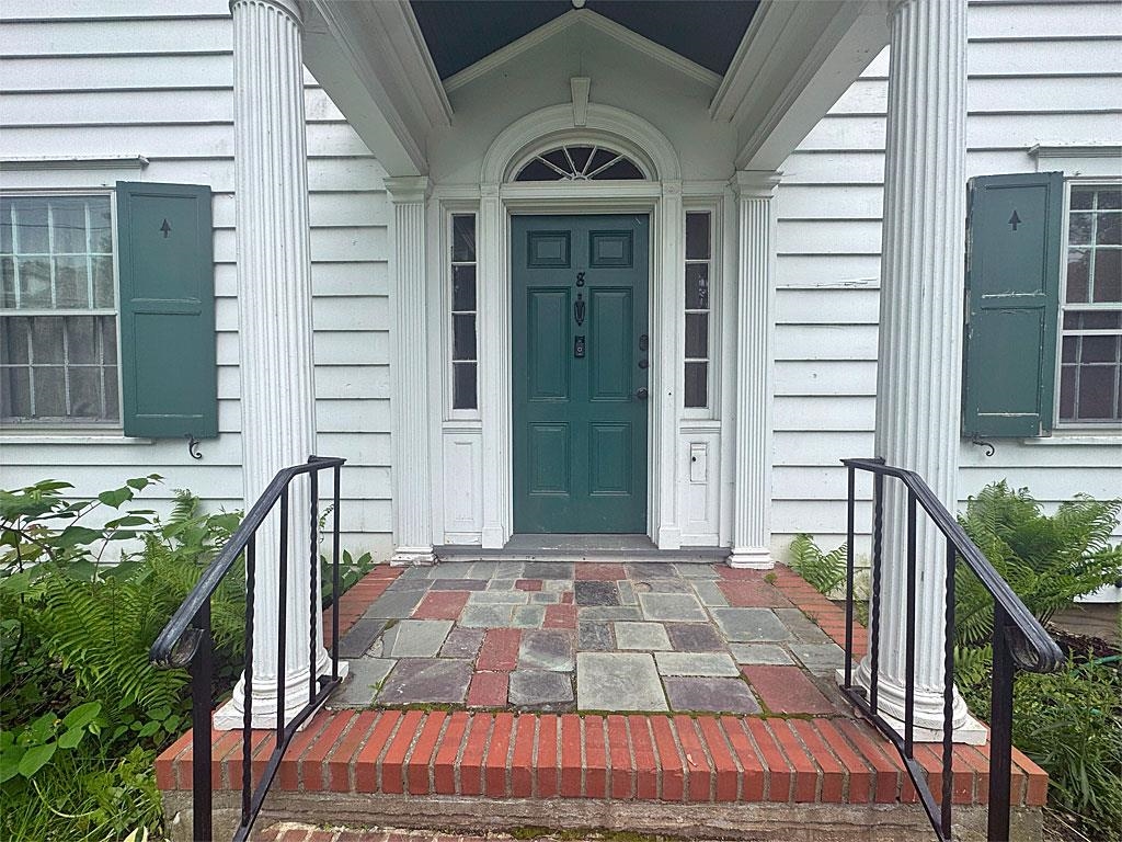 8 Kingsley Avenue