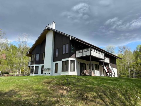 Photo of 3 Christmas Mountain Road #3, Bartlett, NH 03812 (MLS # 5041348)