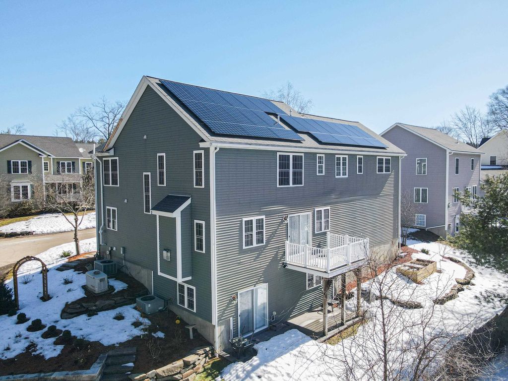 Photo of 5 Lowther Place, Nashua, NH 03060 (MLS # 5080327)