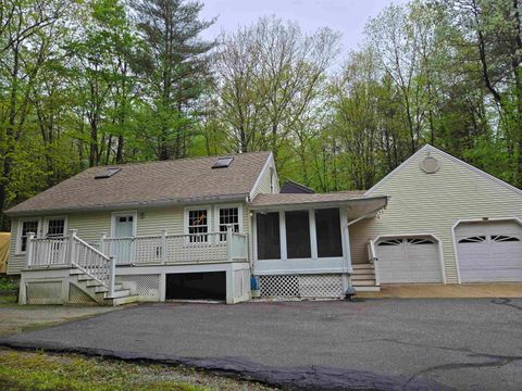 22 Goldfinch Road Goffstown NH 03045