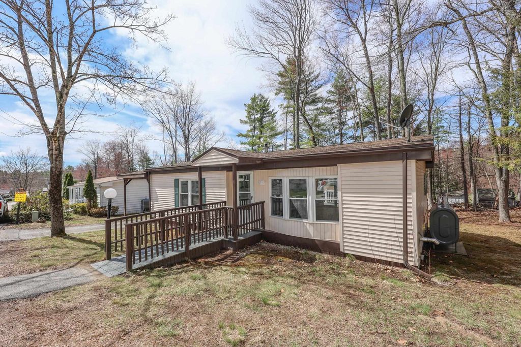 Photo of 24 Donald Drive, Goffstown, NH 03045 (MLS # 5083966)
