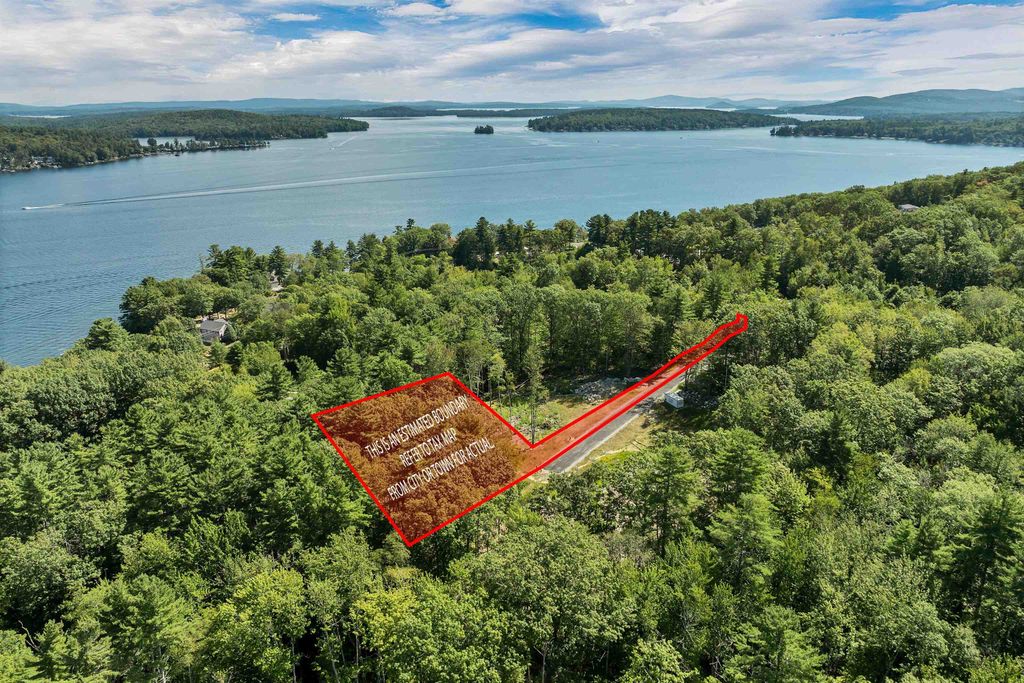 Photo of 45 Stern Castle Place #32, Laconia, NH 03246 (MLS # 5065914)