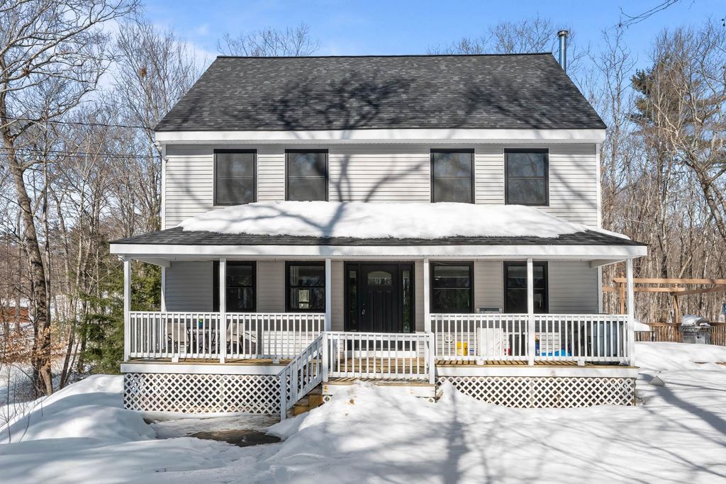 Photo of 162 Lakeside Oaks Drive, Barrington, NH 03825 (MLS # 5078283)