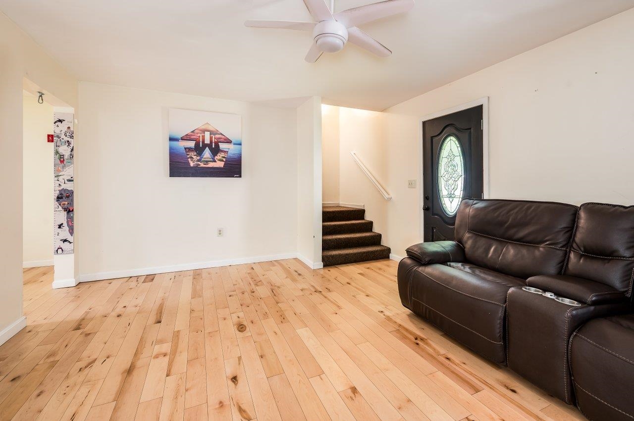 16 Pine Road