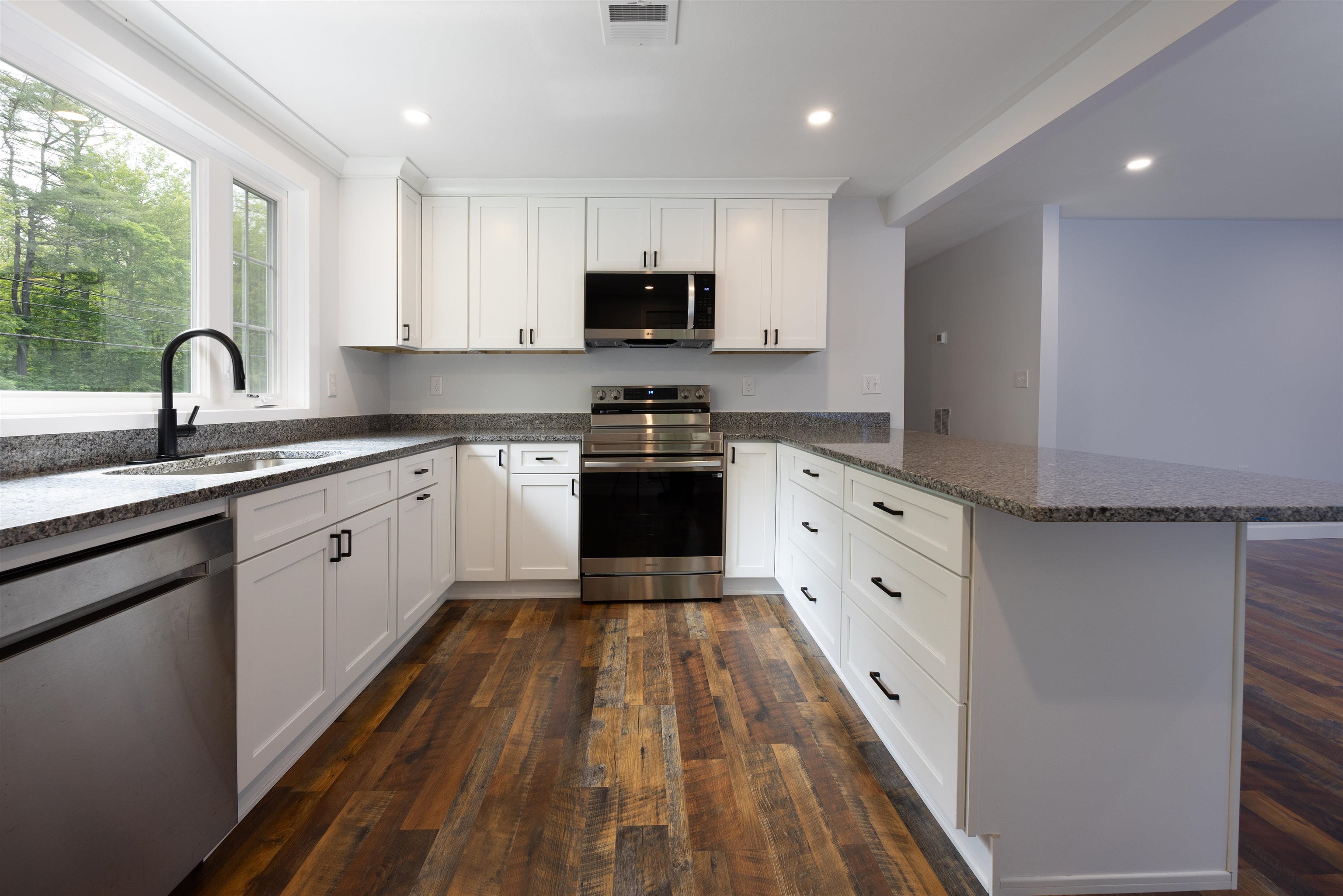 222 Daniel Webster Highway