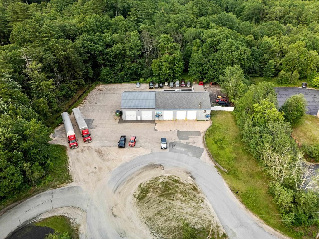 Photo of 20 Commercial Court, Auburn, NH 03032 (MLS # 5067303)