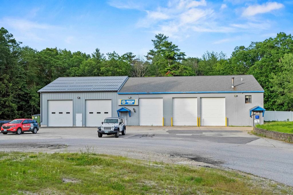 Photo of 20 Commercial Court, Auburn, NH 03032 (MLS # 5067303)