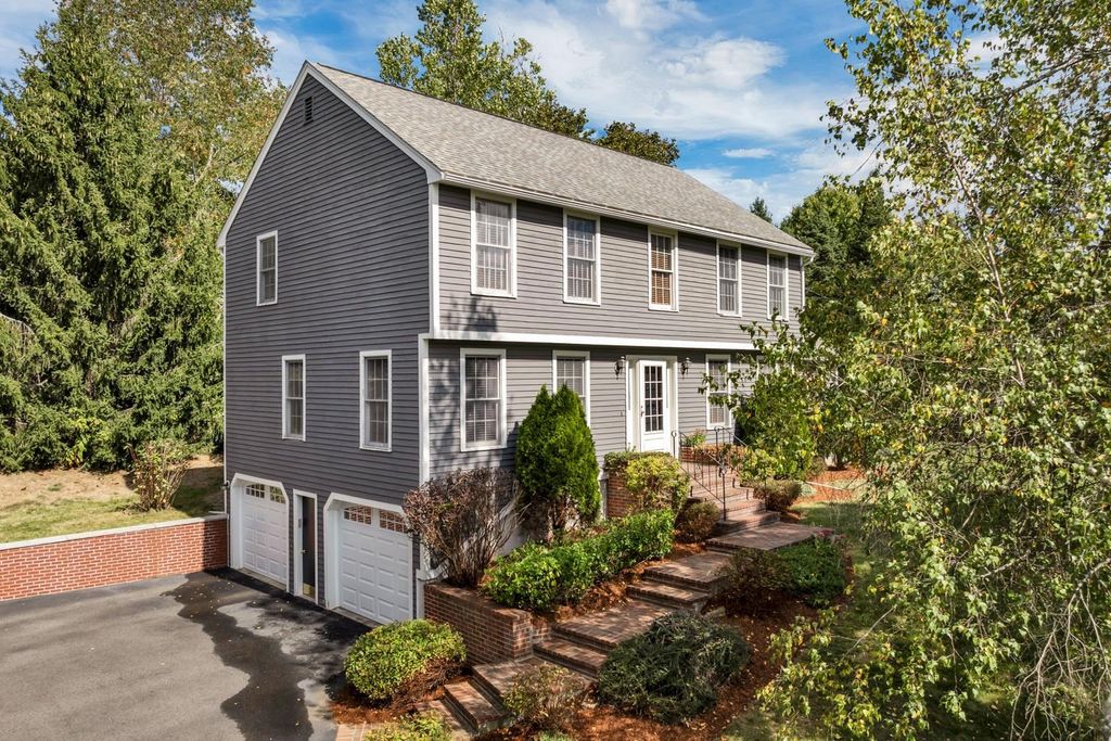 Photo of 15 Cambridge Road, Hampstead, NH 03841 (MLS # 5062791)