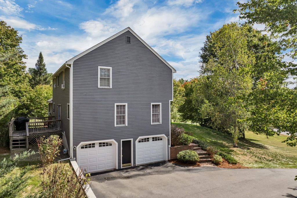 Photo of 15 Cambridge Road, Hampstead, NH 03841 (MLS # 5062791)