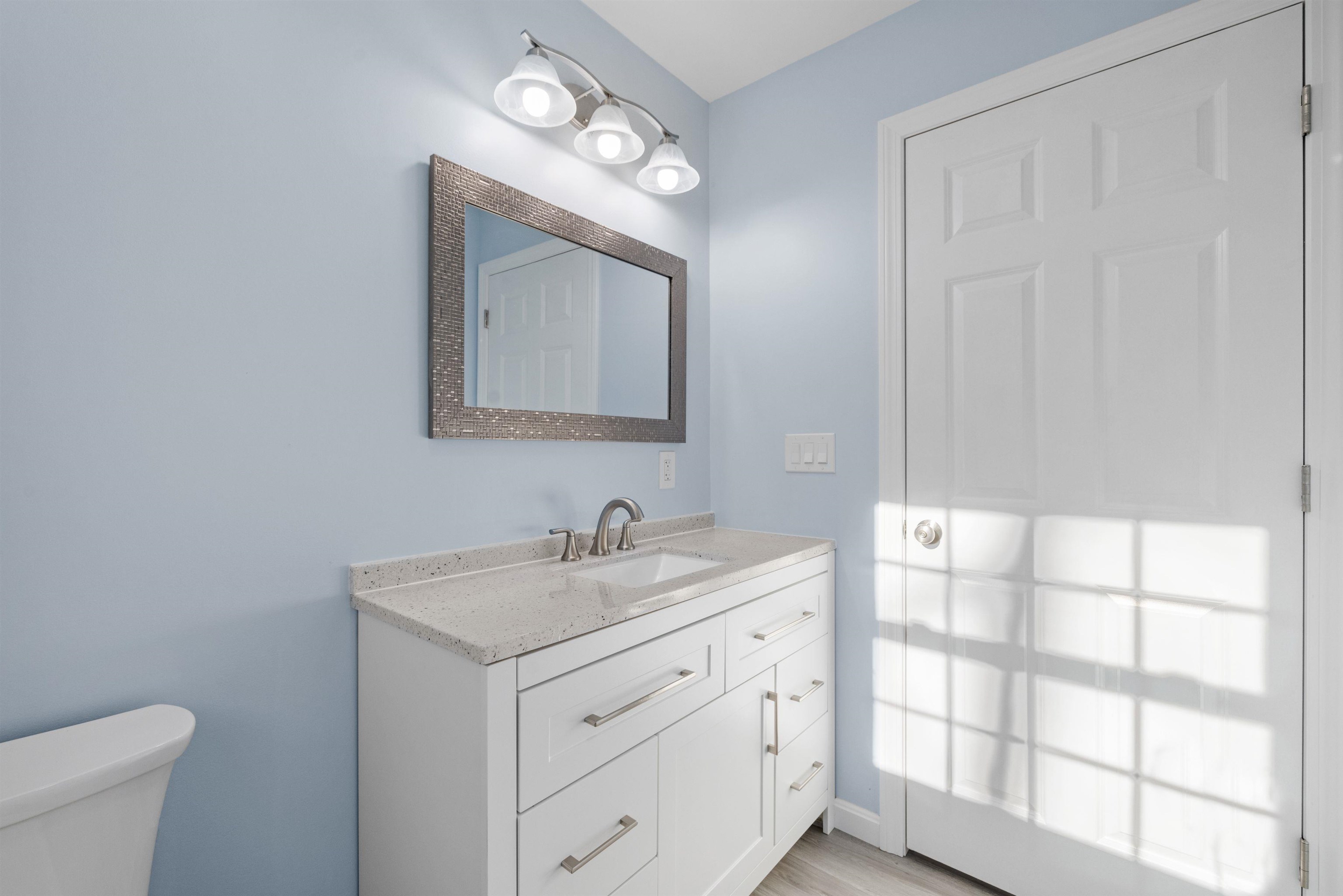 Chichester, New Hampshire 03258, United States, 3 Bedrooms Bedrooms, ,2 BathroomsBathrooms,Residential,Active,29946