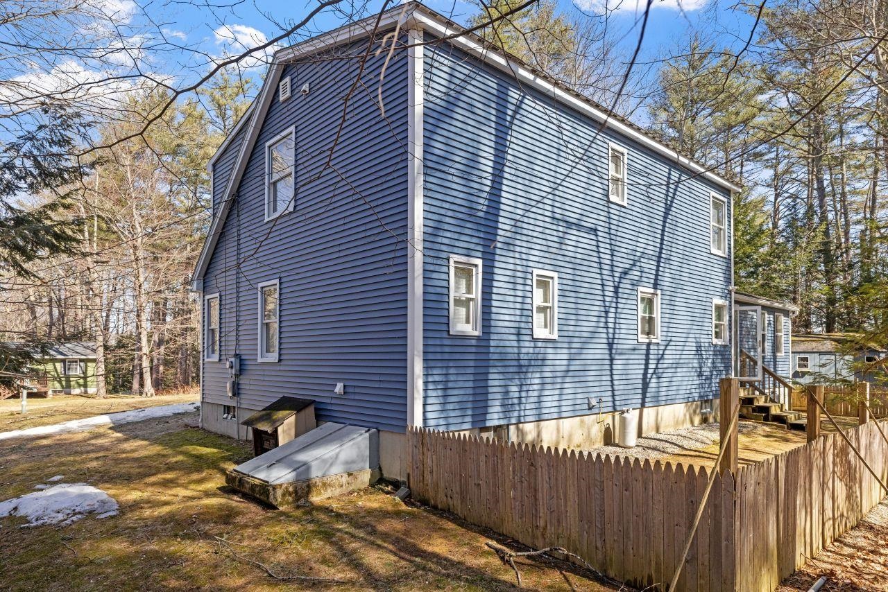 Barnstead, New Hampshire 03225, United States, 3 Bedrooms Bedrooms, ,2 BathroomsBathrooms,Residential,Pending,93608