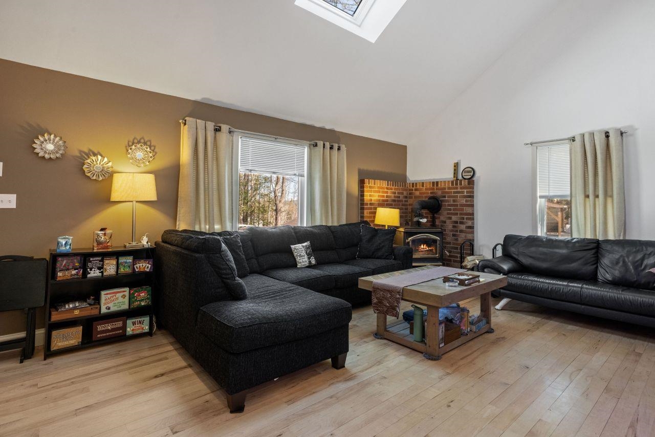 Barnstead, New Hampshire 03225, United States, 3 Bedrooms Bedrooms, ,2 BathroomsBathrooms,Residential,Pending,93608