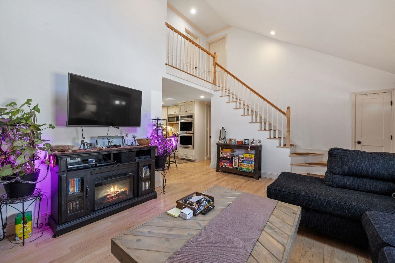 Barnstead, New Hampshire 03225, United States, 3 Bedrooms Bedrooms, ,2 BathroomsBathrooms,Residential,Pending,93608