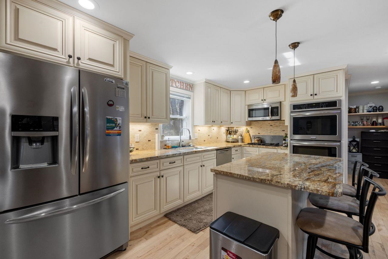 Barnstead, New Hampshire 03225, United States, 3 Bedrooms Bedrooms, ,2 BathroomsBathrooms,Residential,Pending,93608