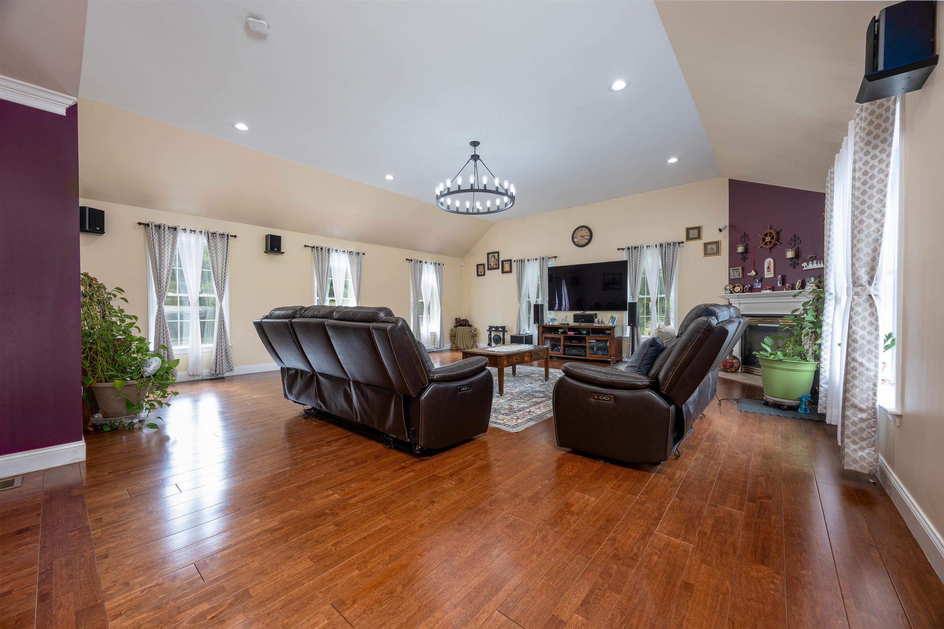 25 W Groton Road
