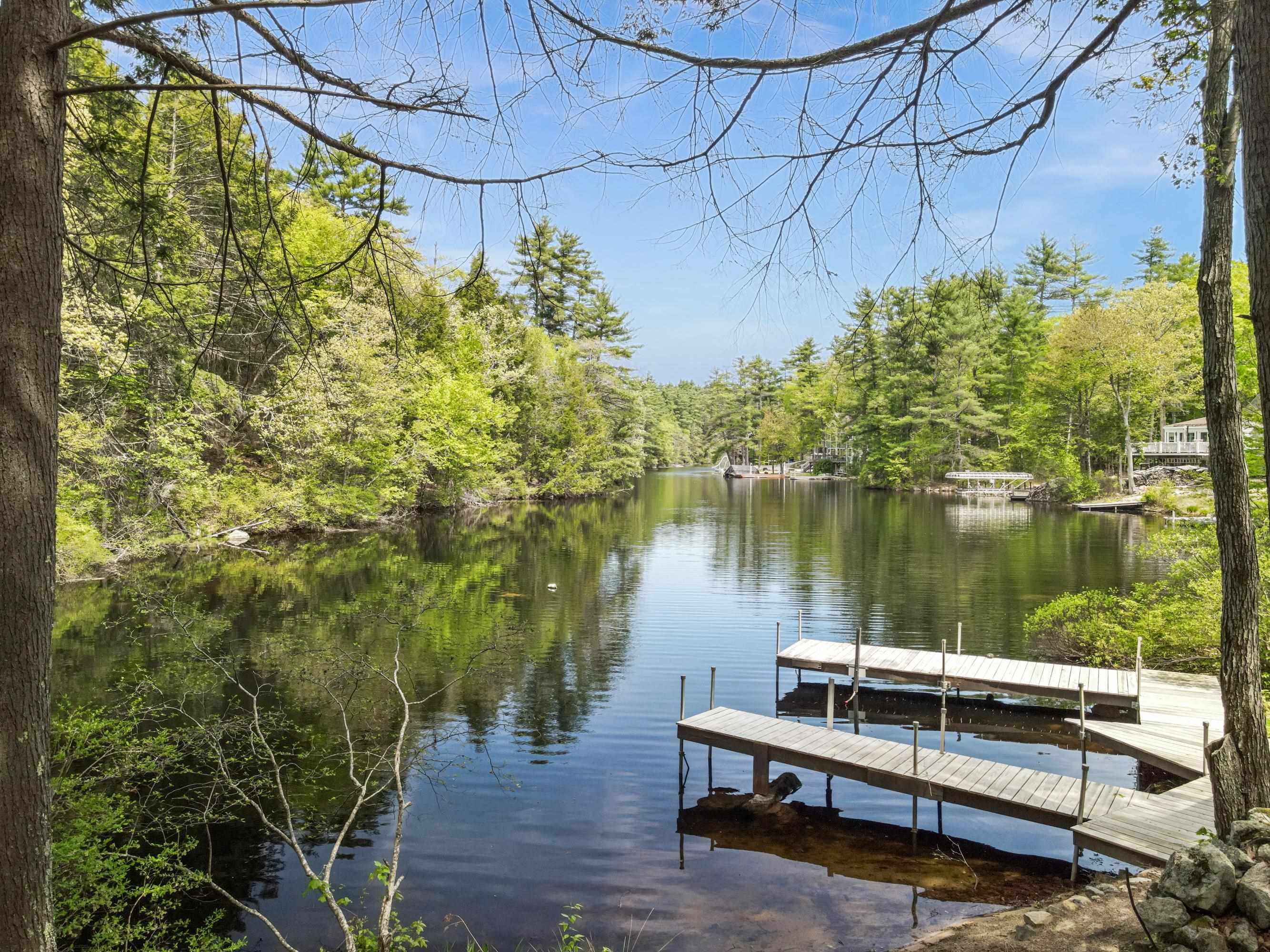 Nottingham, New Hampshire 03290, United States, 4 Bedrooms Bedrooms, ,2 BathroomsBathrooms,Residential,Pending,132183