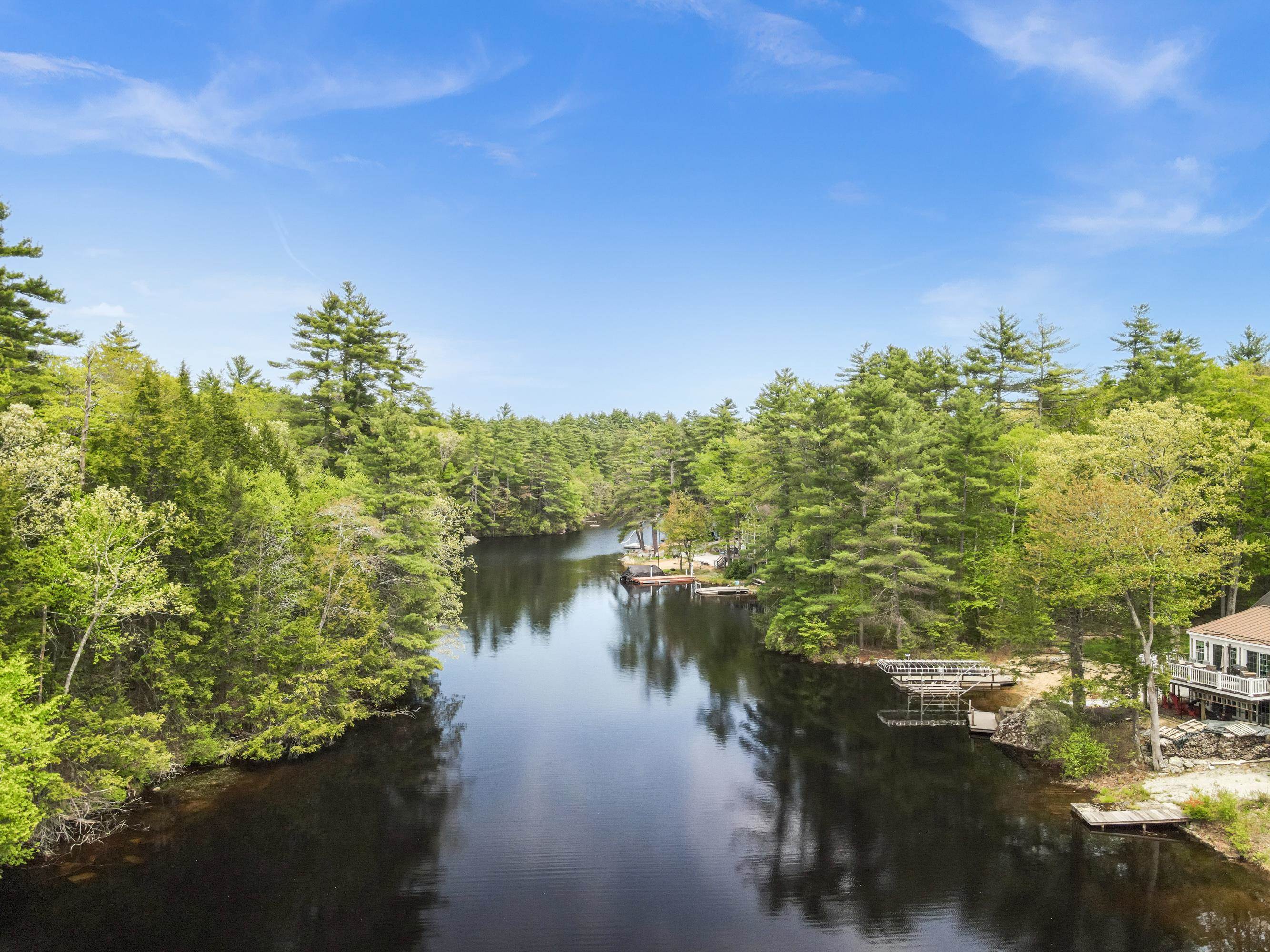 Nottingham, New Hampshire 03290, United States, 4 Bedrooms Bedrooms, ,2 BathroomsBathrooms,Residential,Pending,132183