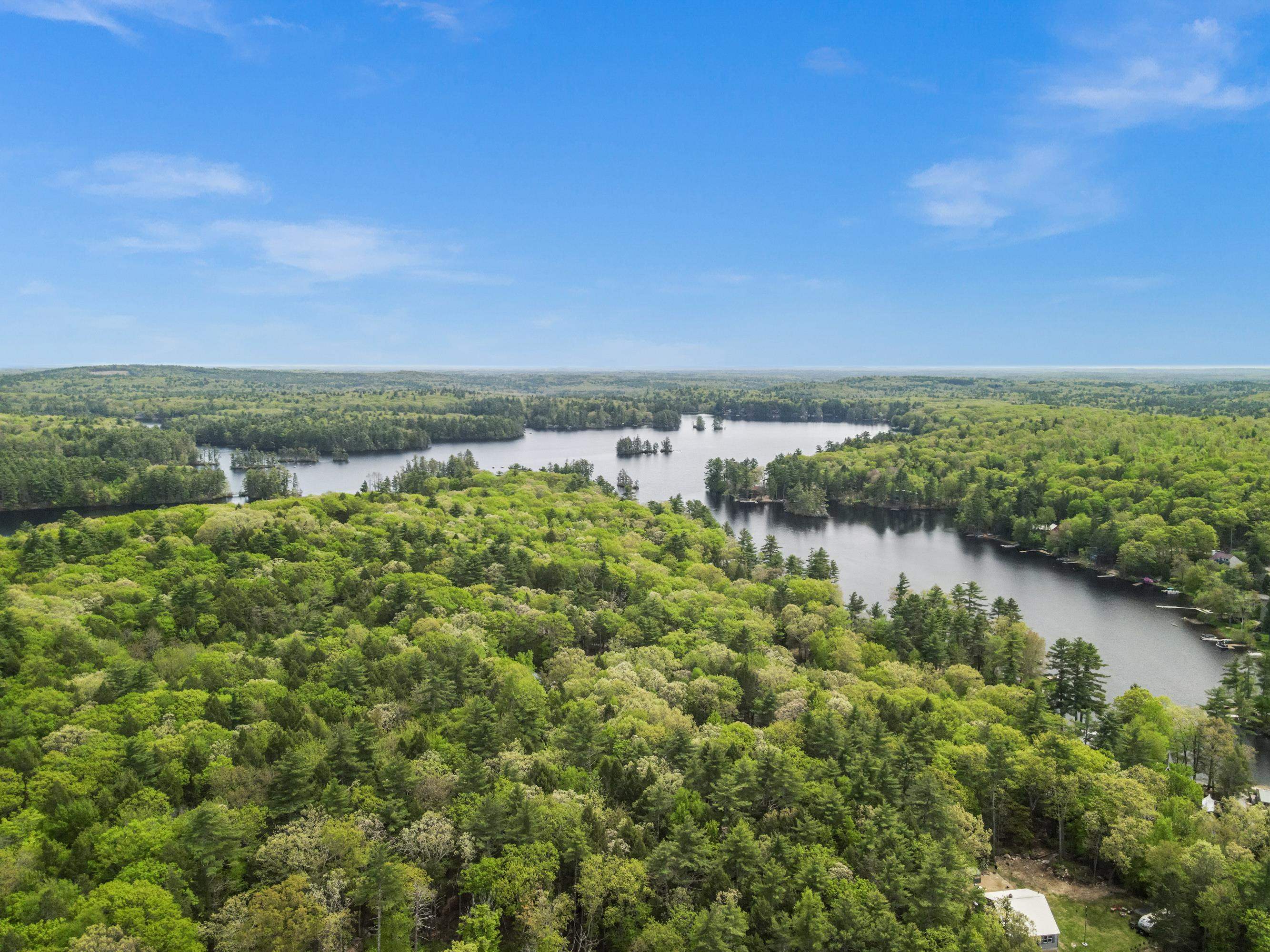 Nottingham, New Hampshire 03290, United States, 4 Bedrooms Bedrooms, ,2 BathroomsBathrooms,Residential,Pending,132183