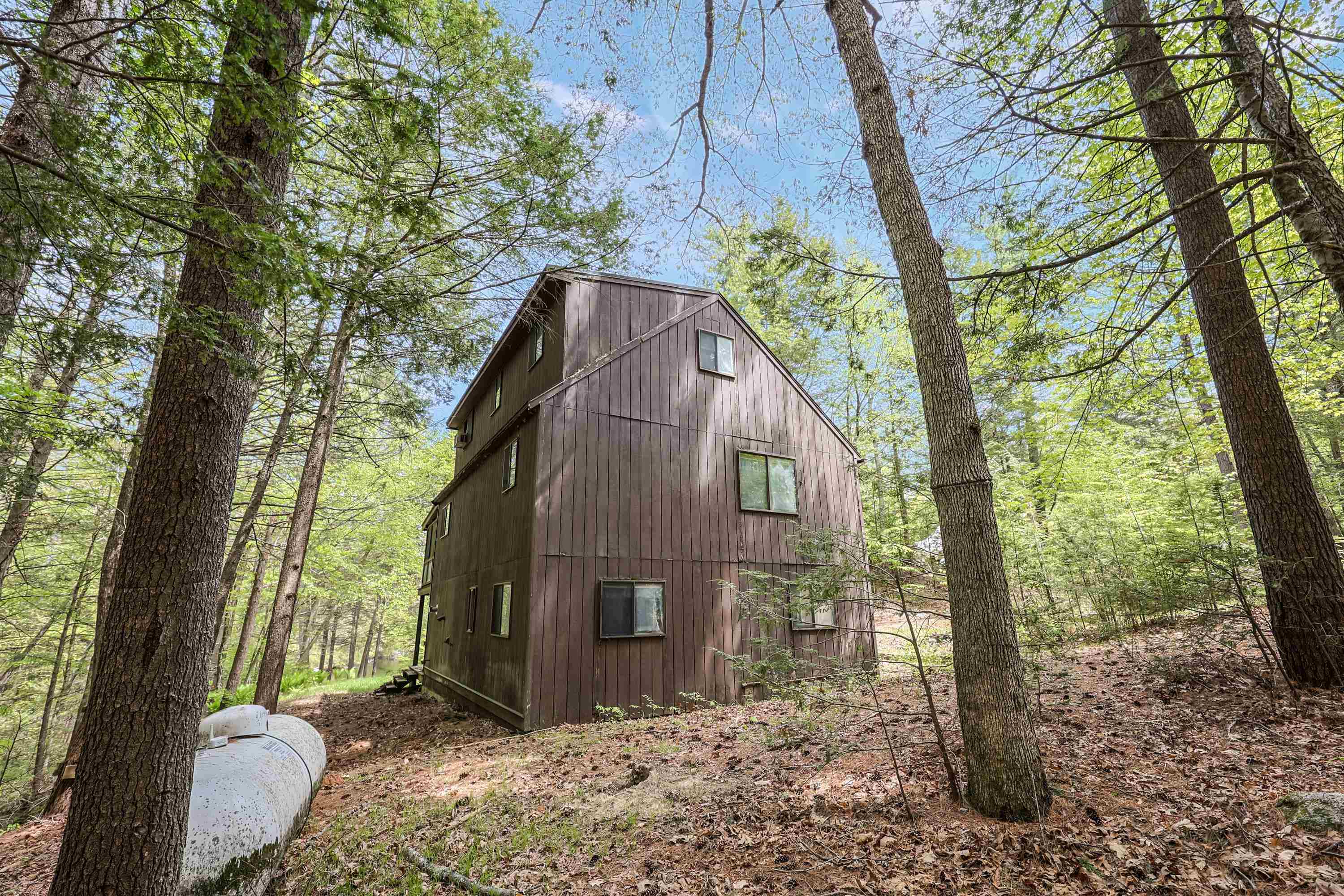 Nottingham, New Hampshire 03290, United States, 4 Bedrooms Bedrooms, ,2 BathroomsBathrooms,Residential,Pending,132183