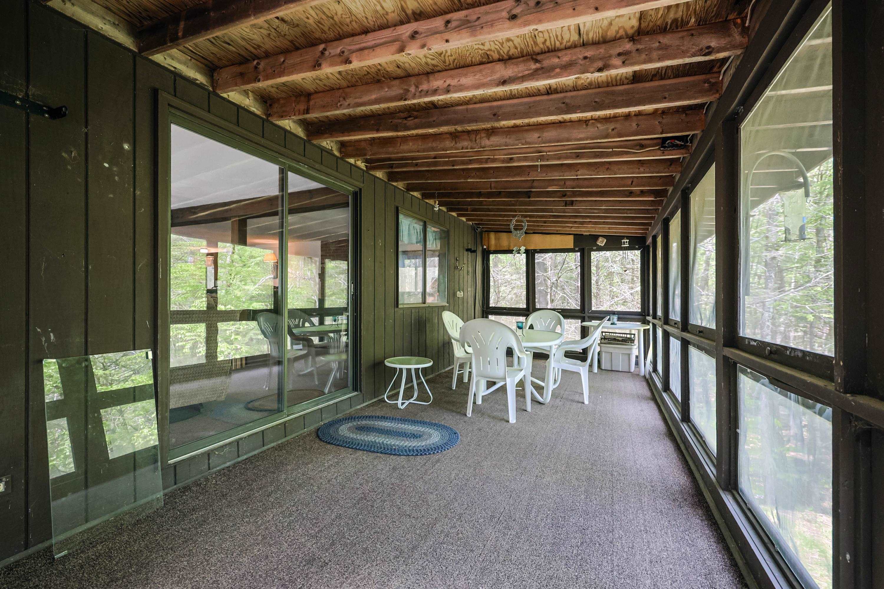 Nottingham, New Hampshire 03290, United States, 4 Bedrooms Bedrooms, ,2 BathroomsBathrooms,Residential,Pending,132183