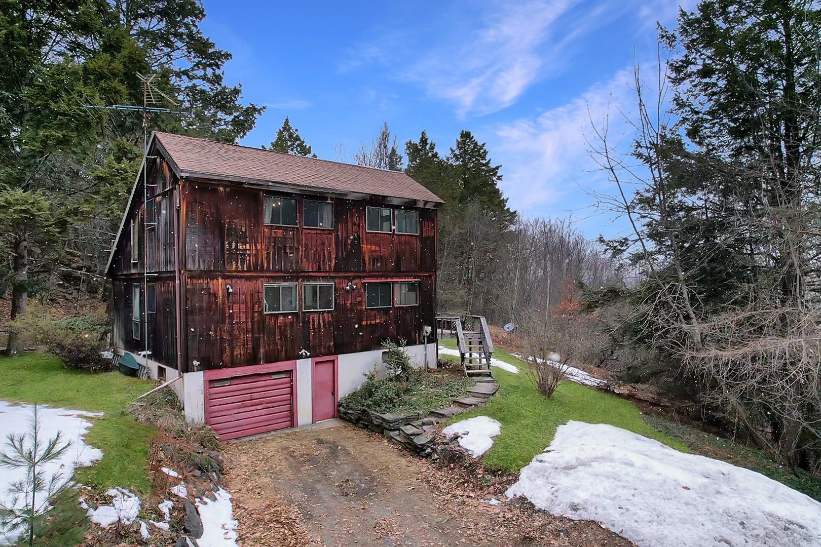 946 Huckle Hill Road