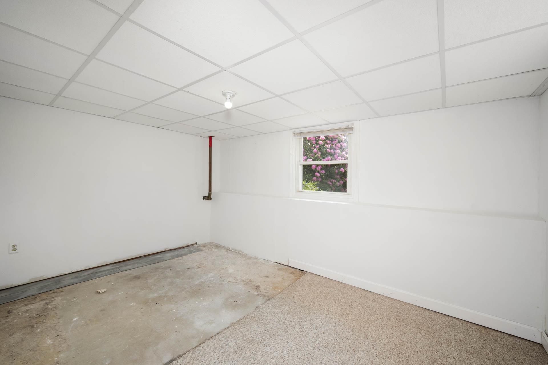 Nashua, New Hampshire 03060, United States, 3 Bedrooms Bedrooms, ,1 BathroomBathrooms,Residential,Active,146479