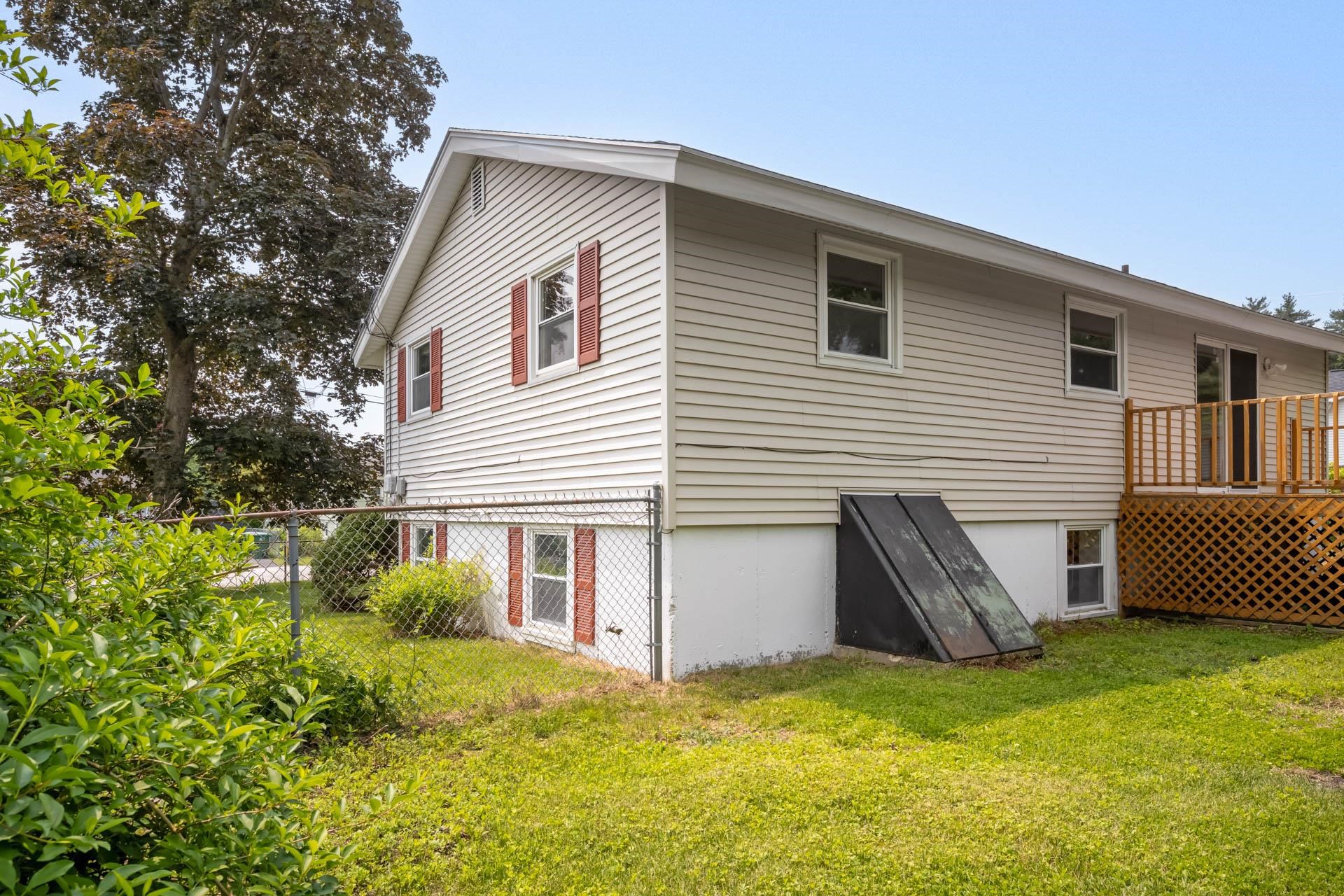 Nashua, New Hampshire 03060, United States, 3 Bedrooms Bedrooms, ,1 BathroomBathrooms,Residential,Active,146479