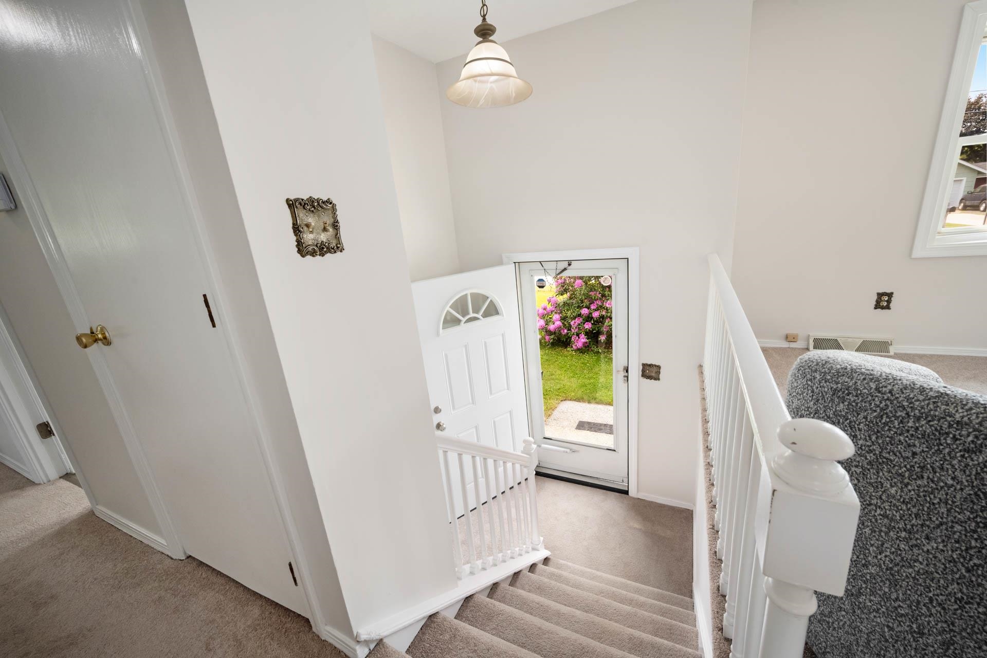 Nashua, New Hampshire 03060, United States, 3 Bedrooms Bedrooms, ,1 BathroomBathrooms,Residential,Active,146479